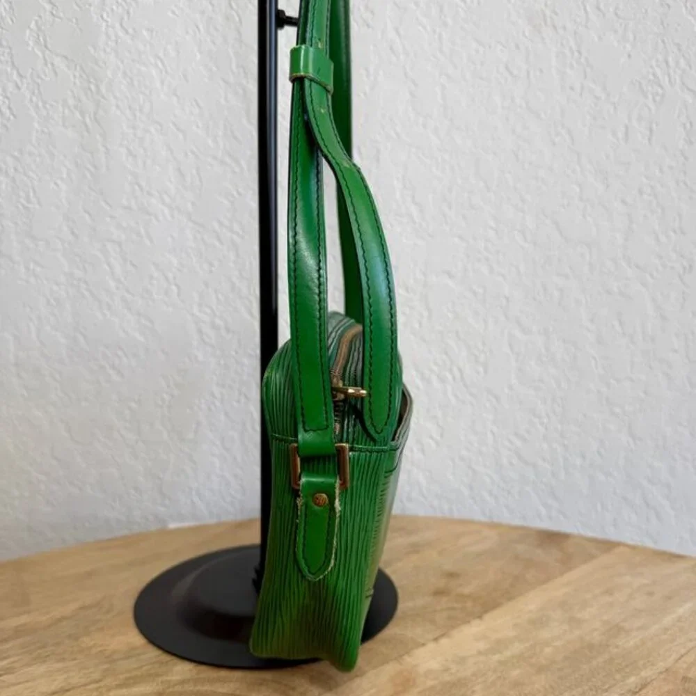 Louis Vuitton Green Epi Crossbody Bag - Picture 4 of 10